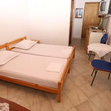 Dinka Guesthouse Makarska Exterior photo