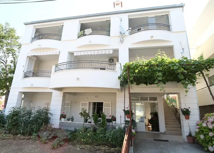 Dinka Guesthouse
