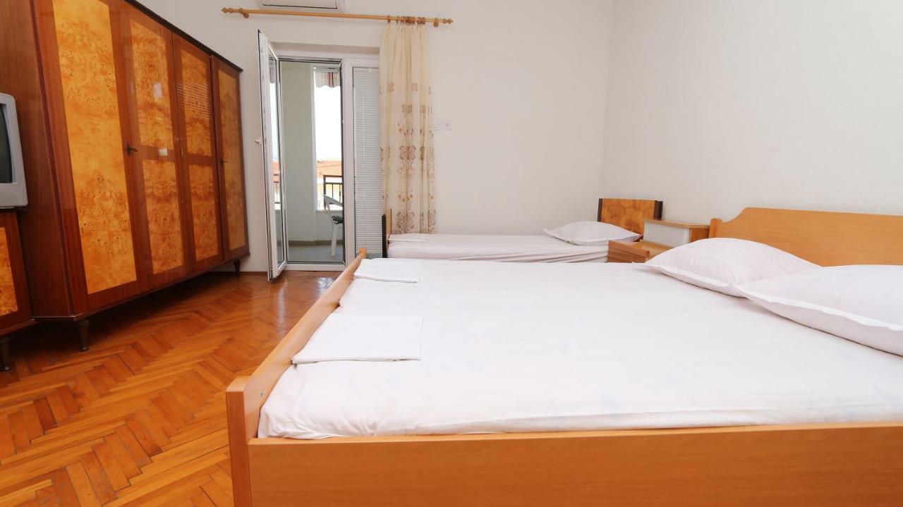 Dinka Apartament *